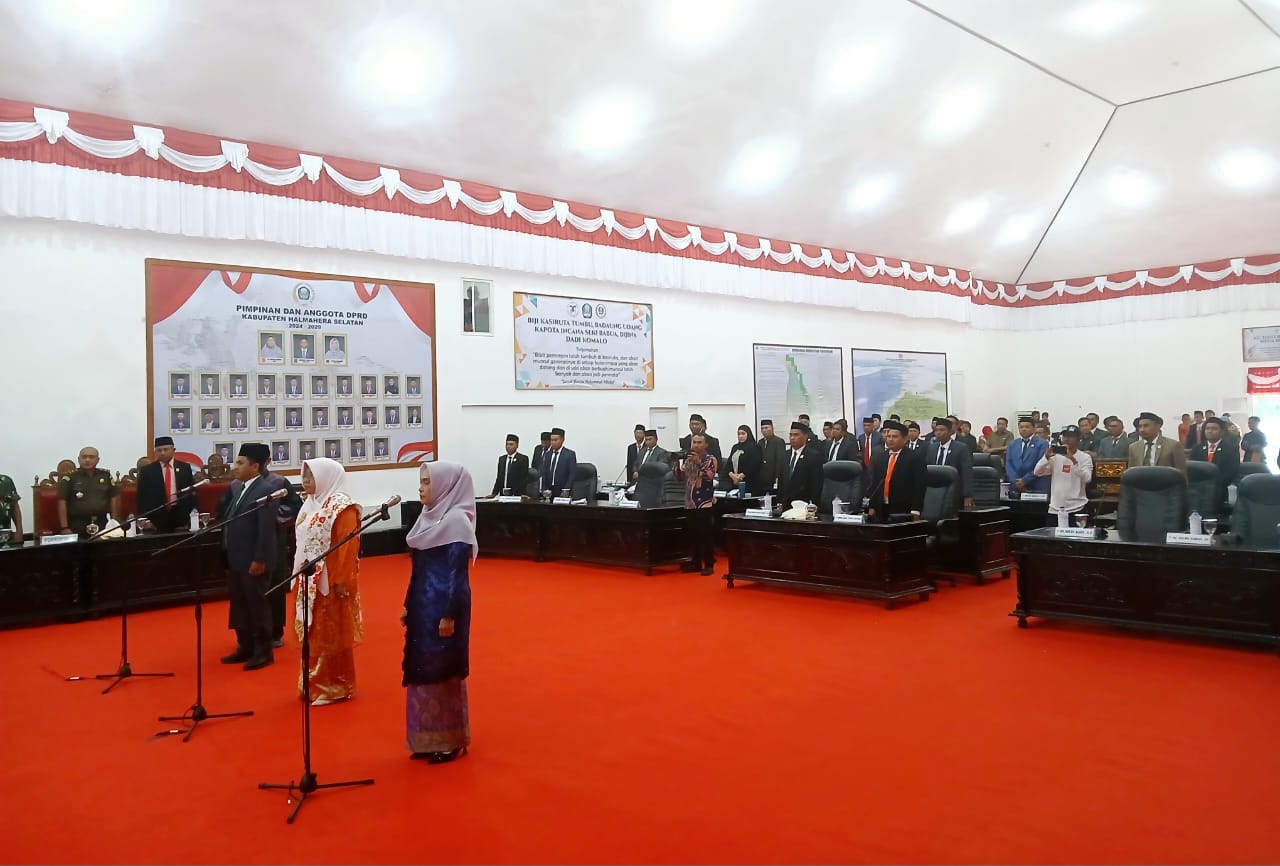 Prosesi Pelantikan Tiga Pimpinan DPRD Halsel periode 2024 - 2029