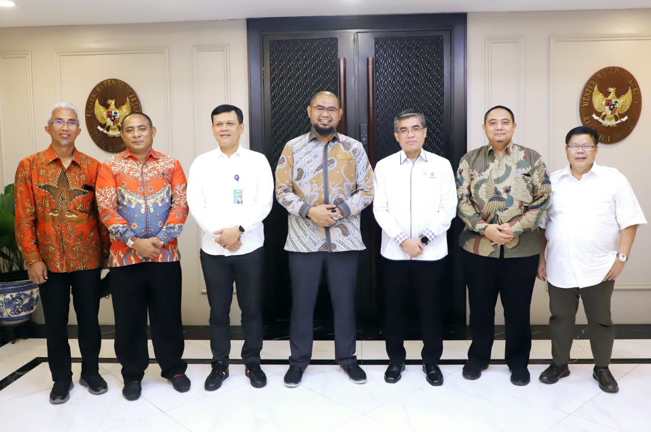 Bupati Bassam Kasuba Temui Menteri Ketenagakerjaan RI di Jakarta