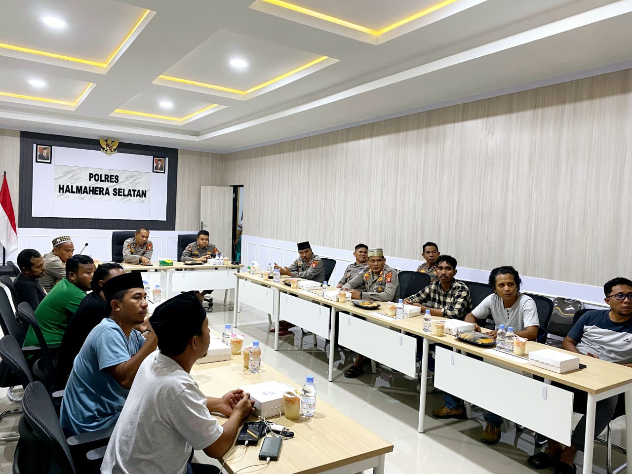 Buka Puasa Polres Halsel Bersama Media 