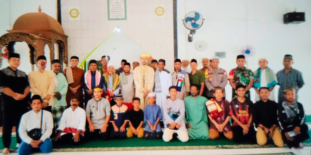 Sultan Bacan Bersama Masyarat Desa Kawasi