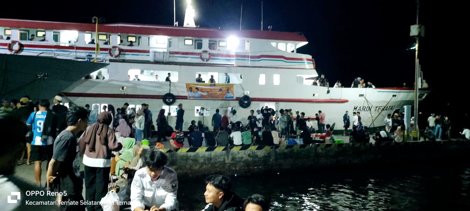 Suasana Penumpang Mudik Gratis di Pelabuhan Bastiong Ternate