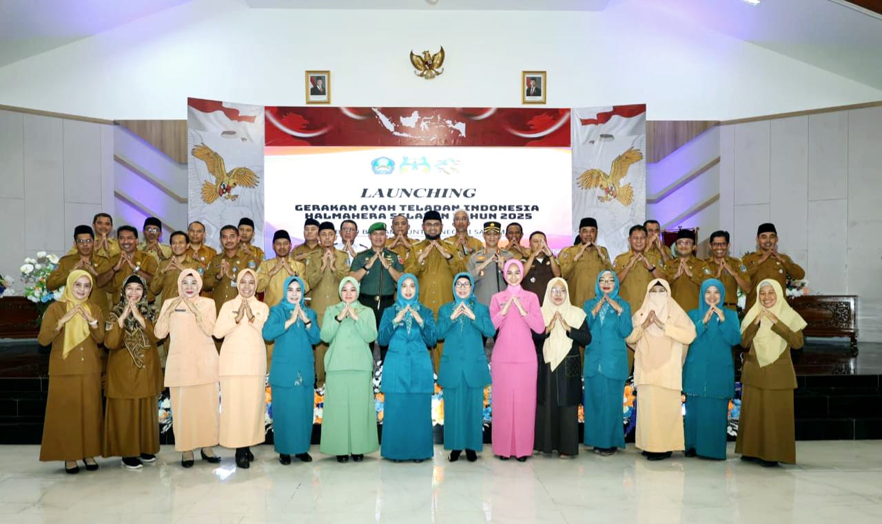 Rifa'at Al Sa'dah Saat Melantik Pengurus PKK Kabupaten Halsel