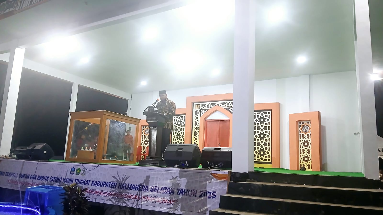 Bupati Bassam Kasuba Saat Membuka STQH ke 28 Halsel Tahun 2025