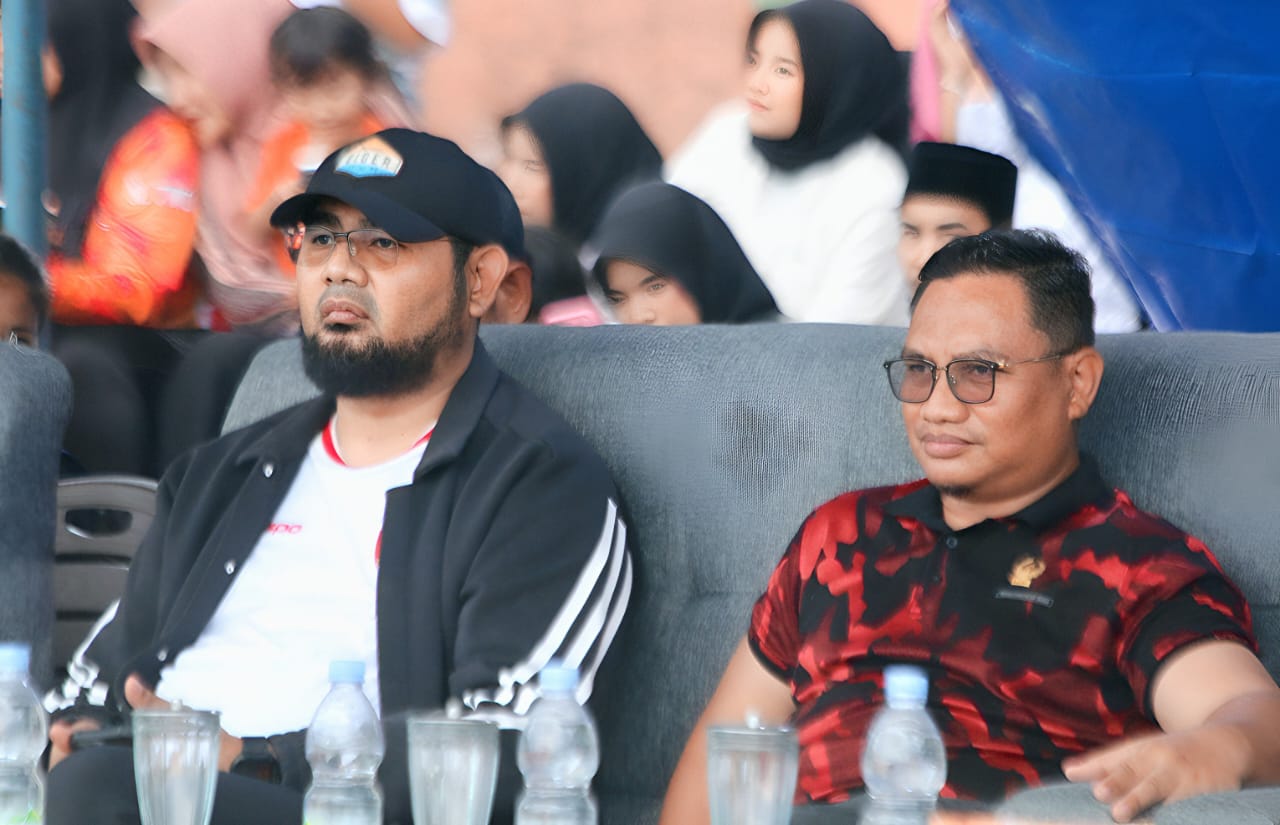 Ketua KONI Halsel, Iksan Kalesaran Dampingi Bupati Bassam