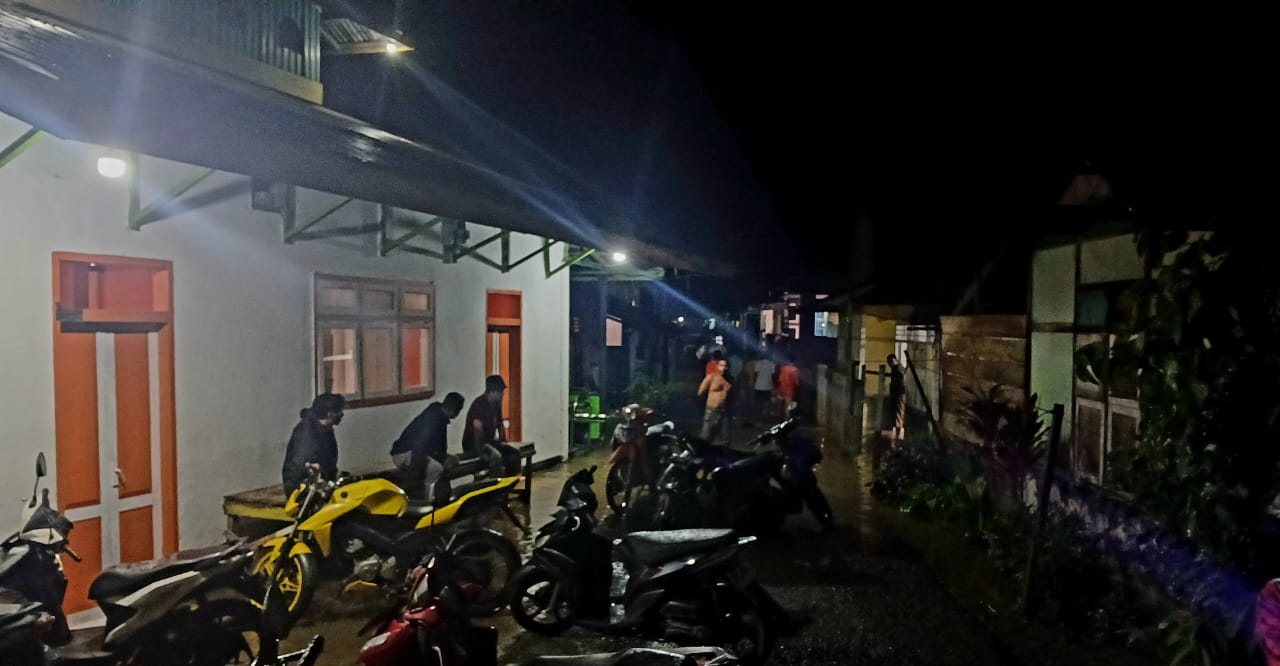 Kondisi Rumah Warga di Desa Amasing Kota Utara Terendam Banjir