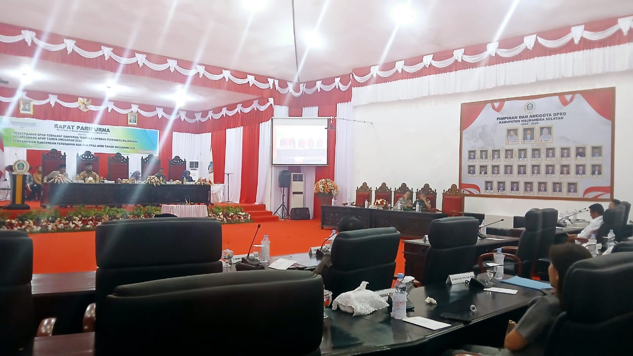 Suasana Sidang Paripurna DPRD Halsel 