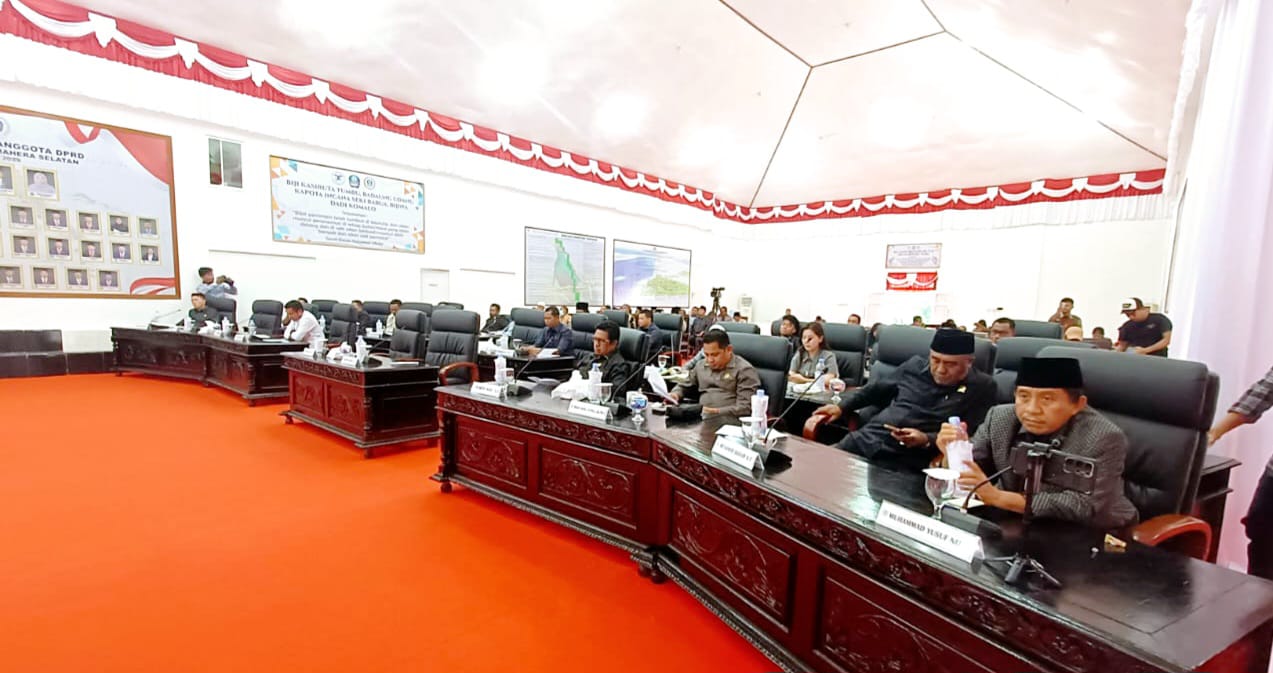 Suasana Rapat Paripurna DPRD Halsel