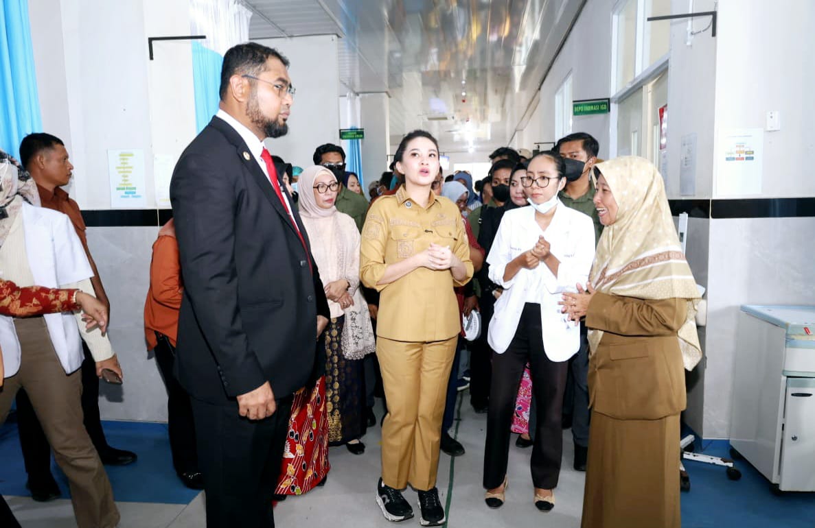 Gubernur Malut Sherly Saat Meninjau RSUD Labuha