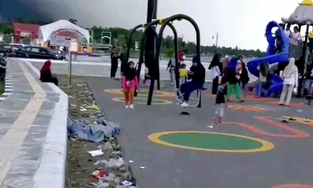 Pemandangan Sampah di Lokasi Swering UMKM