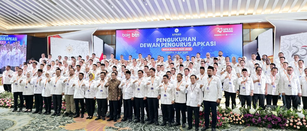 Pelantikan Pengurus APKASI Periode 2025 - 2030 