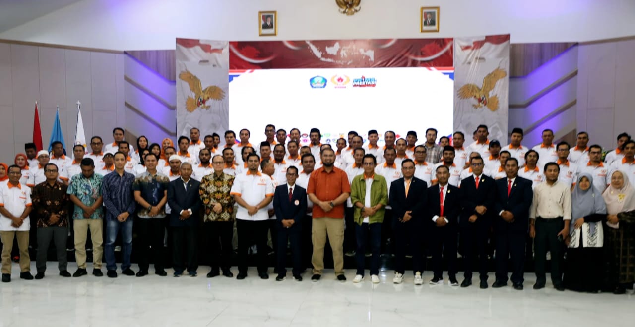Bupati dan Wakil Bupati Halsel Bersama Pengurys KONI Halsel Usai Dilantik