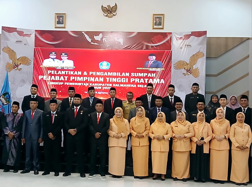 Mantan Kadis Sosial Sofyan Tomadehe Terlihat Mengunakan Pakian Dinas Keki
