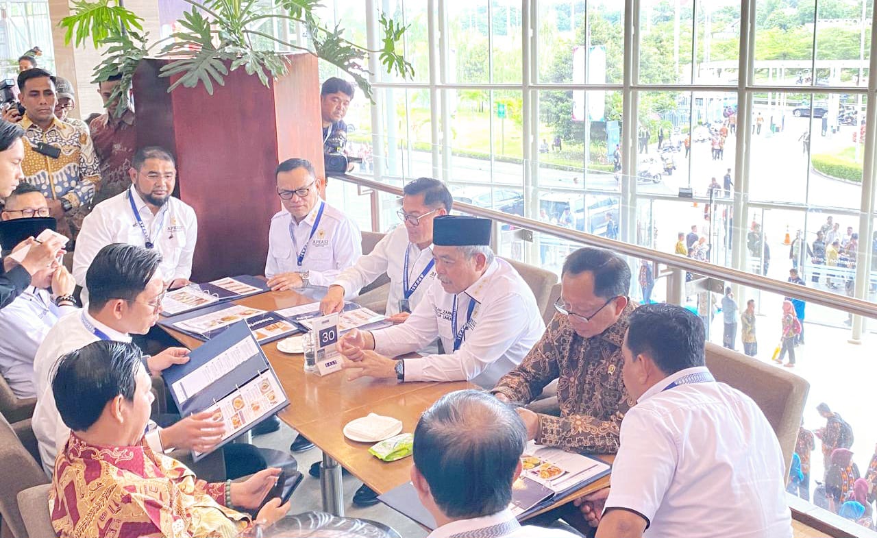 Bupati Bassam Ngopi Bareng Mendagri Tito Karnavian