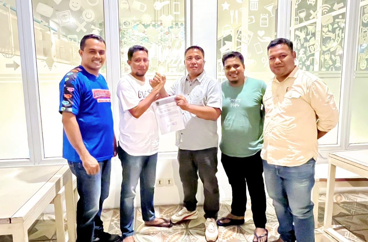 Penyerahan Surat Tugas PWI HalselOleh Ketua PWI Malut