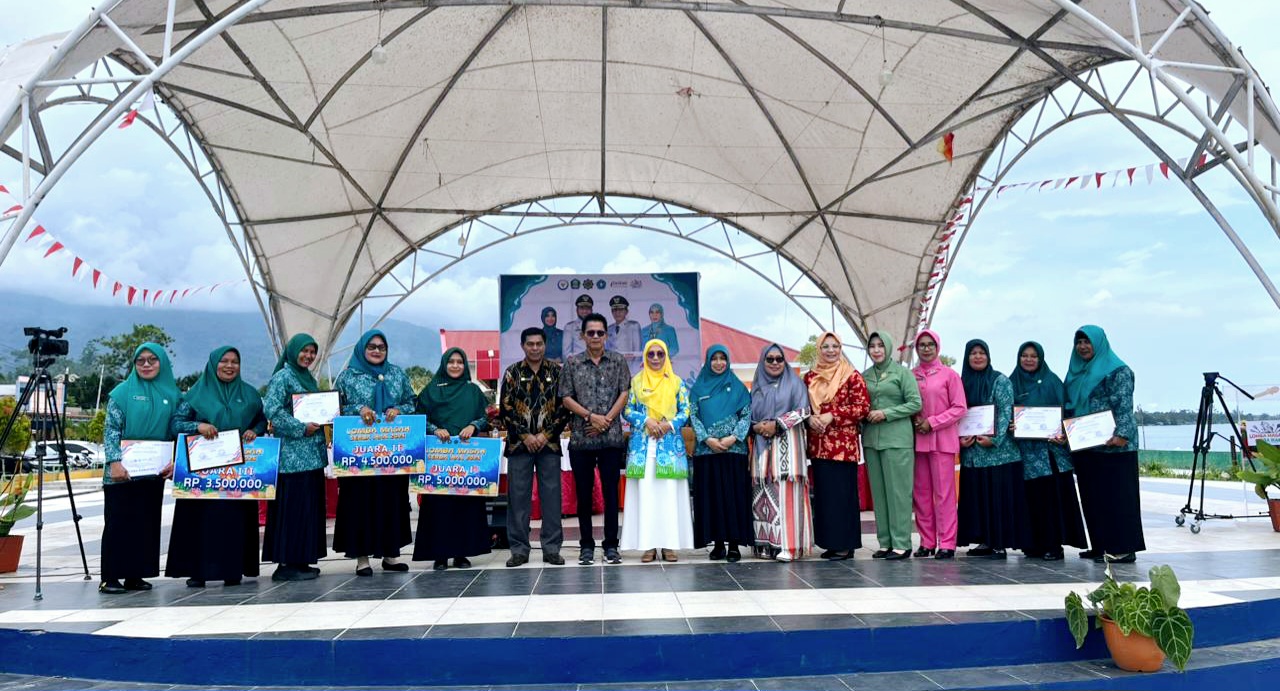 Fot Bersama Juara Lomba Masak Serba Ikan Halmahera Selatan