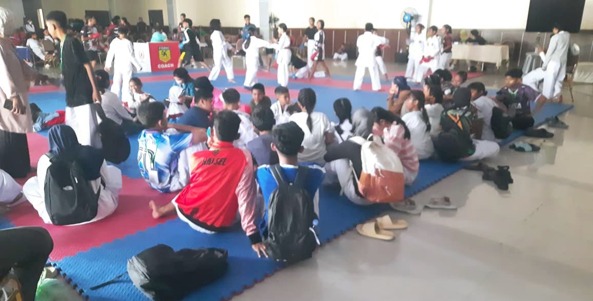 Kondisi Atlet Karate Halsel Dievakuasi ke Aula Asrama Haji