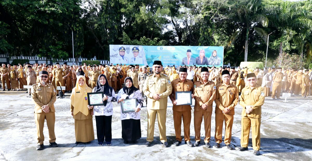 3 Guru di Halsel Terima Hadiah Umroh Gratis
