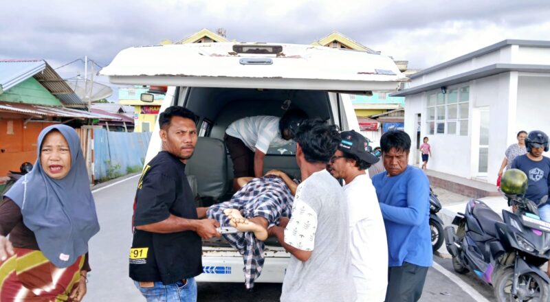 Korban Keracunan Saat di Evakuasi ke RSUD Labuha