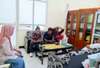 Kabid Humas RSUD Labuha bersama Sekretaris Menyampaikan Kondisi Terkini Pasien Keracunan Asal Waya