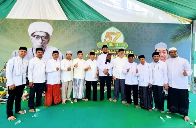 Bupati Hasan Ali Bassam Kasuba Bersama Utusan Halsel di Haul ke-57 Guru Tua