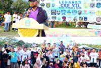 Bupati Bassam Tutup Turnamen Gawang Sedang Desa Wayaua