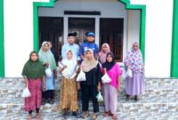 Kades Dolik Bersama Masyarakat Penerima