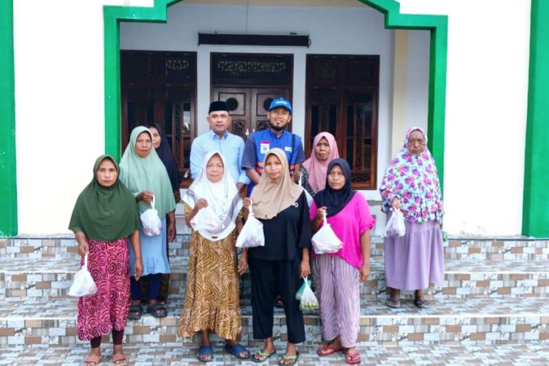 Kades Dolik Bersama Masyarakat Penerima