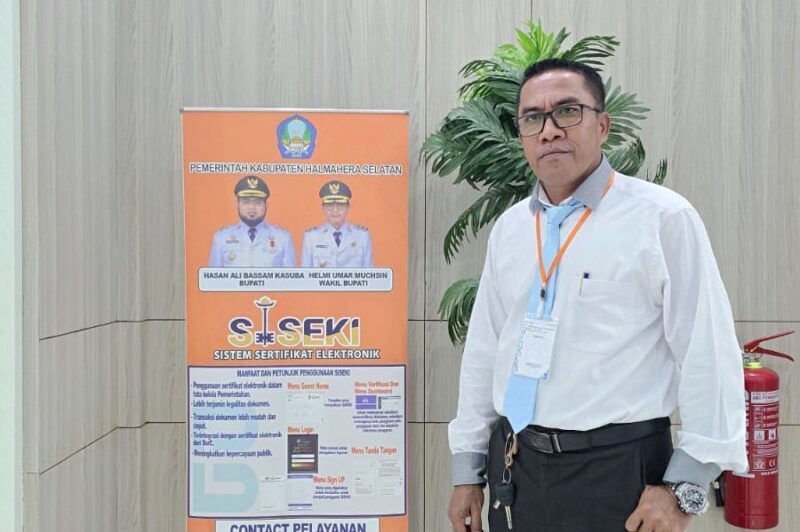 Camat Bacan Selatan,  Nasrudin Hasan