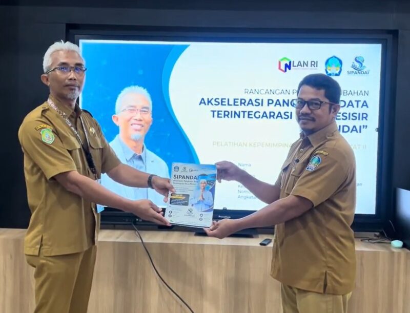 Kadis Kominfo Sutego, ST bersama Sekda Dr. Abdillah Kamarullah